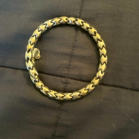Deco Wrap Bangle Bracelet - Alex and Ani
Great Condition - Picture 1 of 2